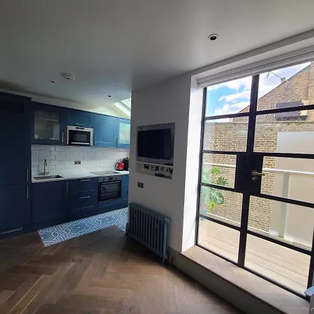 Boutique Linden Gardens 1St Floor And Loft Apartments London Exterior photo