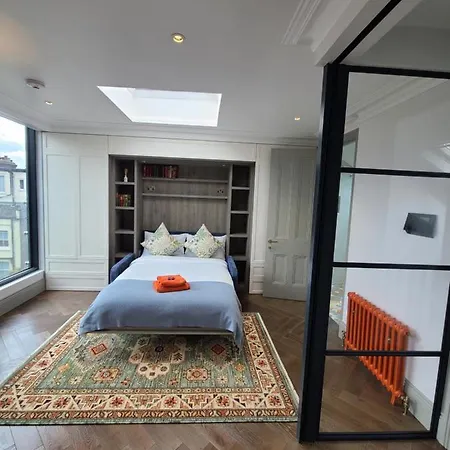Boutique Linden Gardens 1St Floor And Loft Apartments London Exterior photo