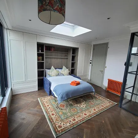 Boutique Linden Gardens 1St Floor And Loft Apartments London Exterior photo