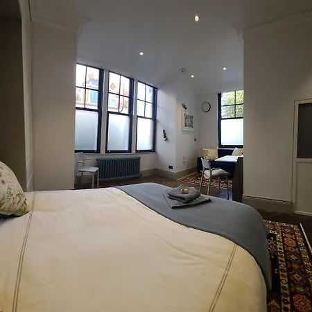 Boutique Linden Gardens 1St Floor And Loft Apartments London Exterior photo