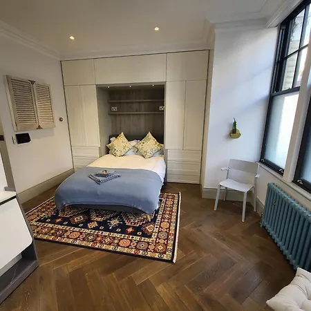 Boutique Linden Gardens 1St Floor And Loft Apartments London Exterior photo