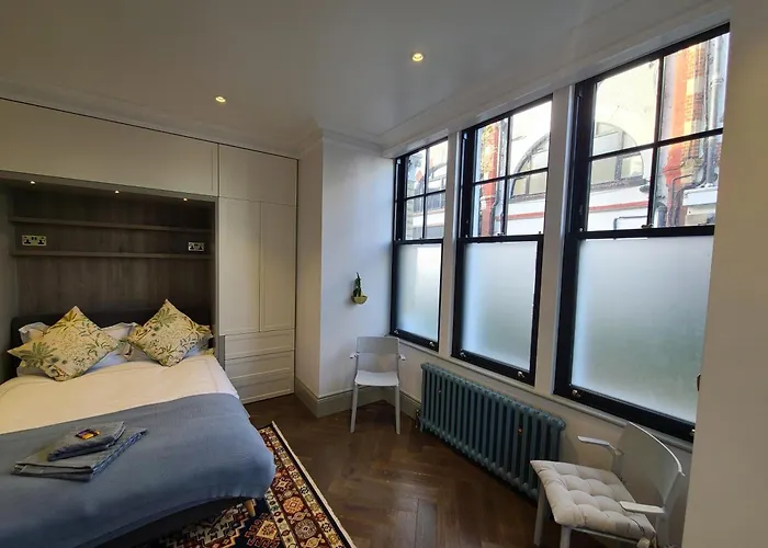 Boutique Linden Gardens 1St Floor And Loft Apartments